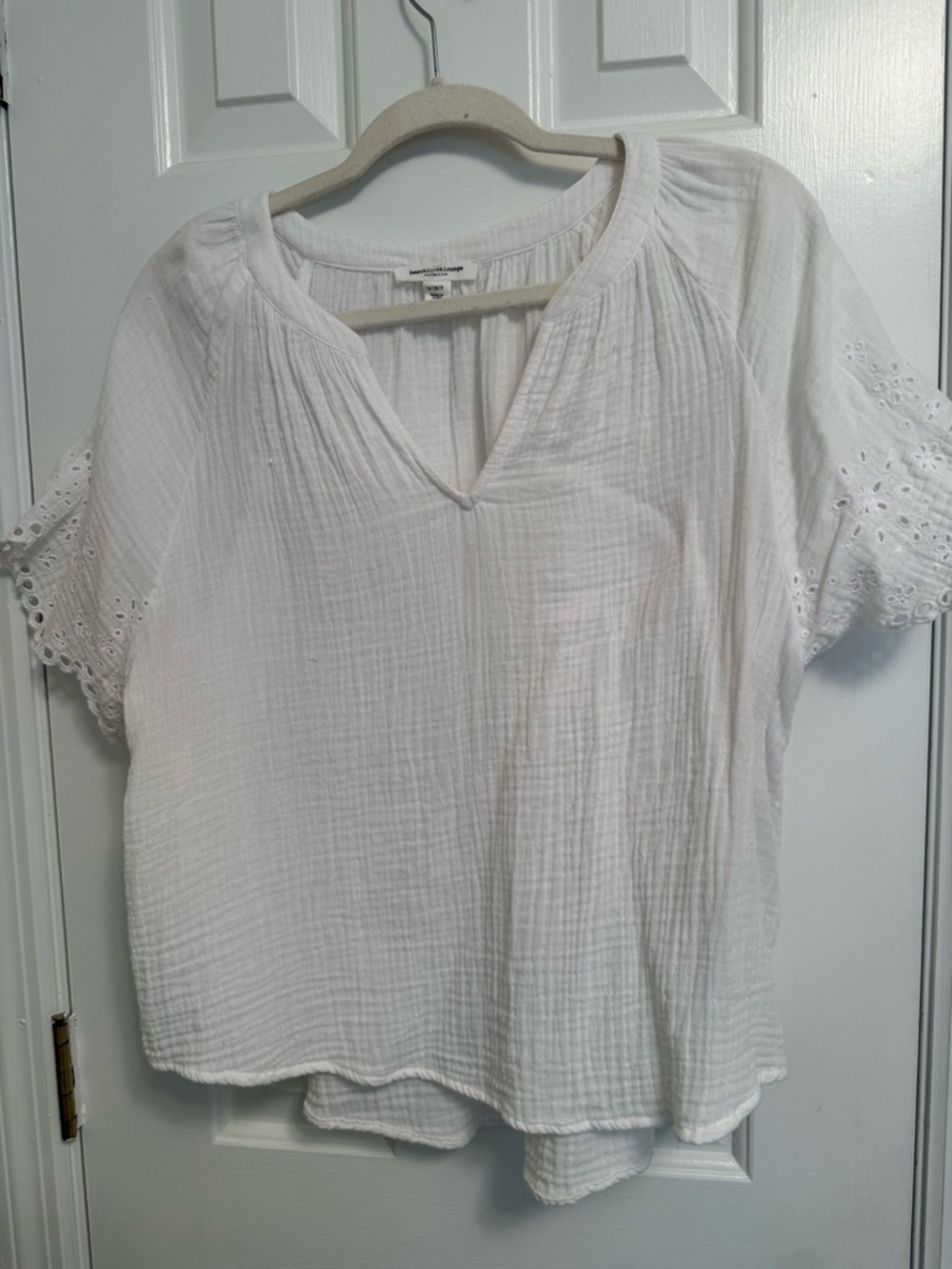 Breathable White Gauze Split-Neck Blouse with Eyelet Sleeve